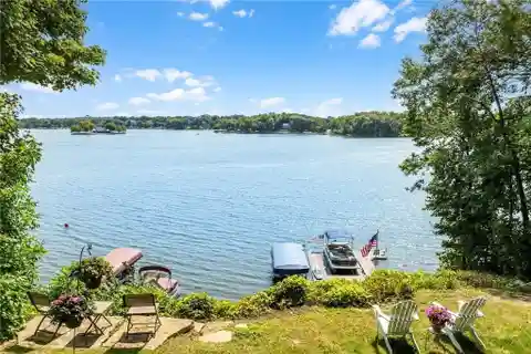 Prime Lakefront Living
