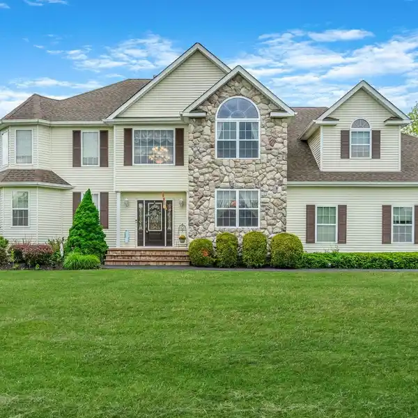 BEAUTIFULLY MAINTAINED POST-MODERN HOME