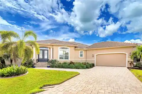 Enchanting Luxury Home in Burnt Store Isles