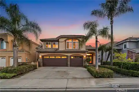 Gorgeous Residence in Sought-after Kamari