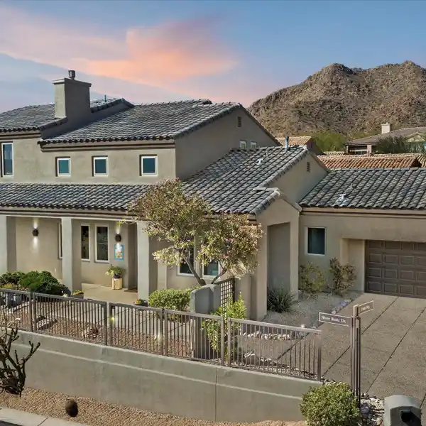 PRIVATE FULLY UPDATED SCOTTSDALE MOUNTAIN HOME