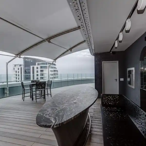 EXTRAORDINARY LUXURY PENTHOUSE
