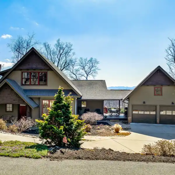 EXCEPTIONAL HOME AT LOOKOUT MOUNTAIN