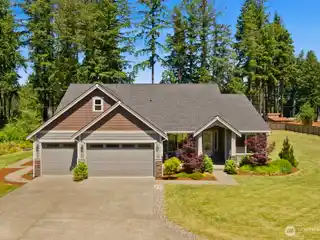 Idyllic Living on Five Acres