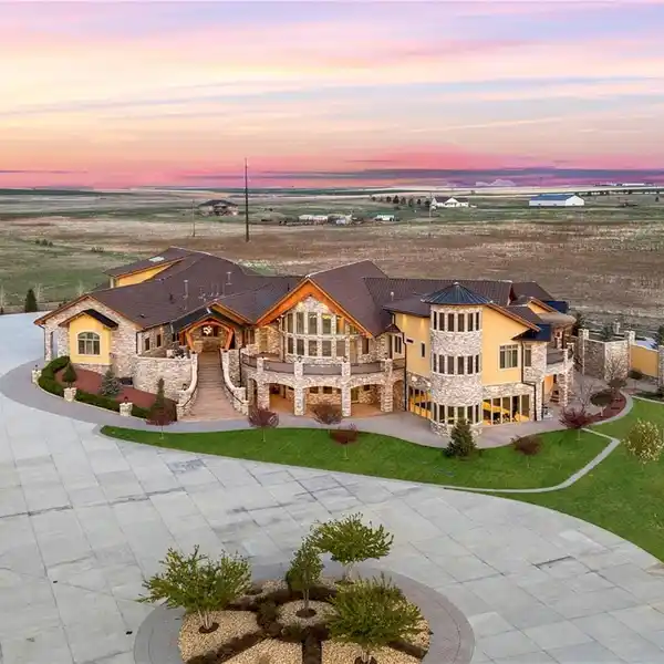 CUSTOM-BUILT SANCTUARY