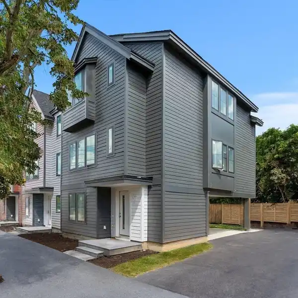 CONTEMPORARY COMFORT MEETS URBAN CONVENIENCE