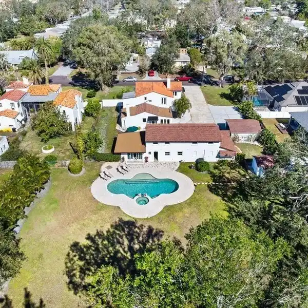 STATELY SPANISH MEDITERRANEAN REVIVAL POOL HOME