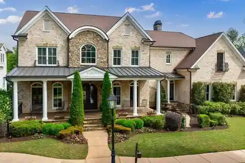 Stately Home in a Jewel Box Neighborhood