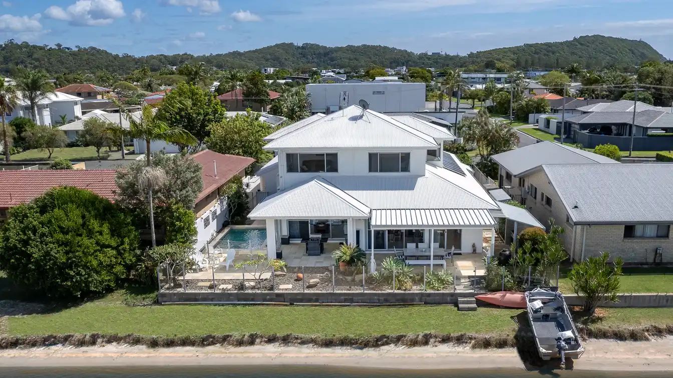 Premier Waterfront Lifestyle
