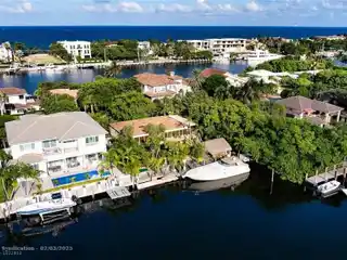 Waterfront Tropical Oasis