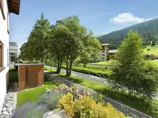 Holiday Home with Mountain Views in Davos Platz: Spacious and Modern