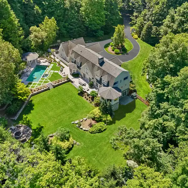 QUINTESSENTIAL NEW ENGLAND RETREAT