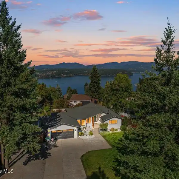 COMFORT AND FUNCTIONALITY WITH MODERN UPDATES