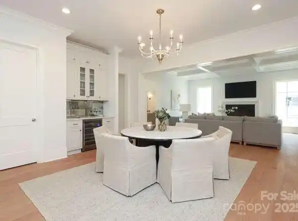 REFINED LIVING WITH PREMIUM FEATURES
