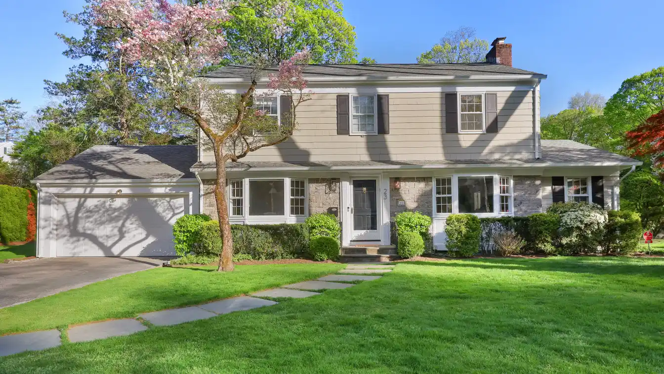 Pristine Home on in Quiet Cul-de-sac