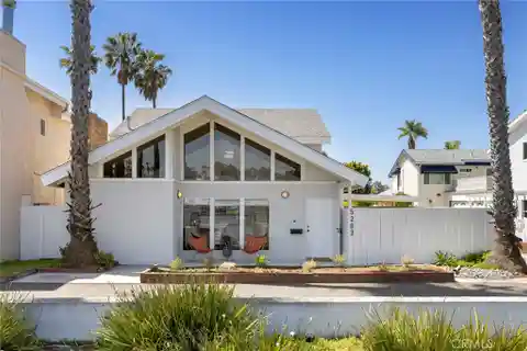 Dreamy Coastal Cottage