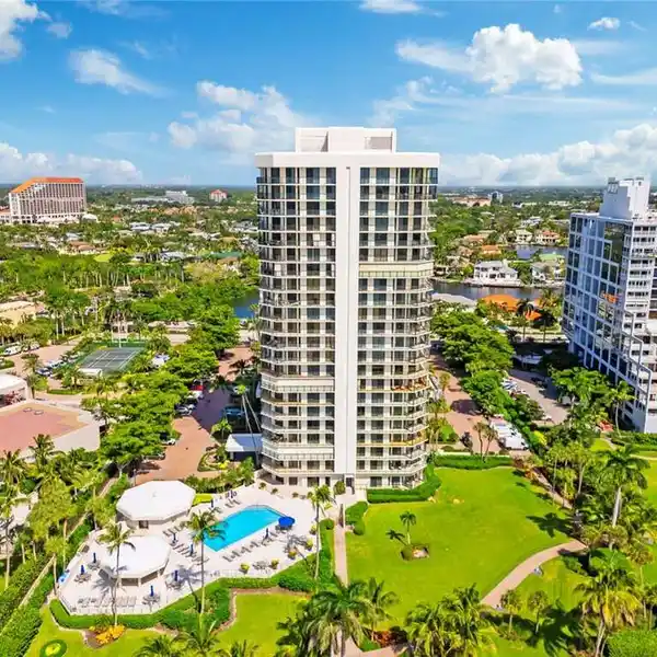 COASTAL RESIDENCE WITHIN THE PRESTIGIOUS MERIDIAN CLUB