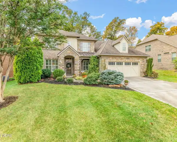 STUNNING SOPHISTICATION WITH ELEGANT DETAILS