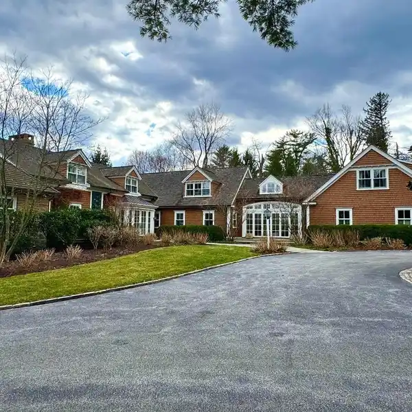 THOUGHTFUL DESIGN WITH LUXURY AMENITIES