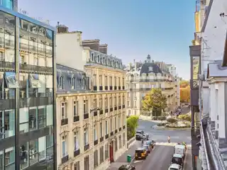 Charming Duplex Apartment in the Golden Triangle