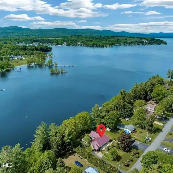 BEAUTIFUL CUSTOM LAKEFRONT HOME