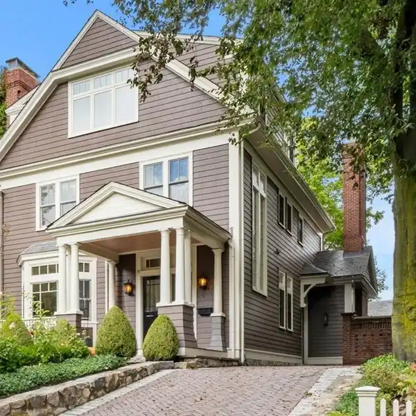 EXQUISITE ARTS & CRAFTS STYLE HOME IN HISTORIC PILL HILL