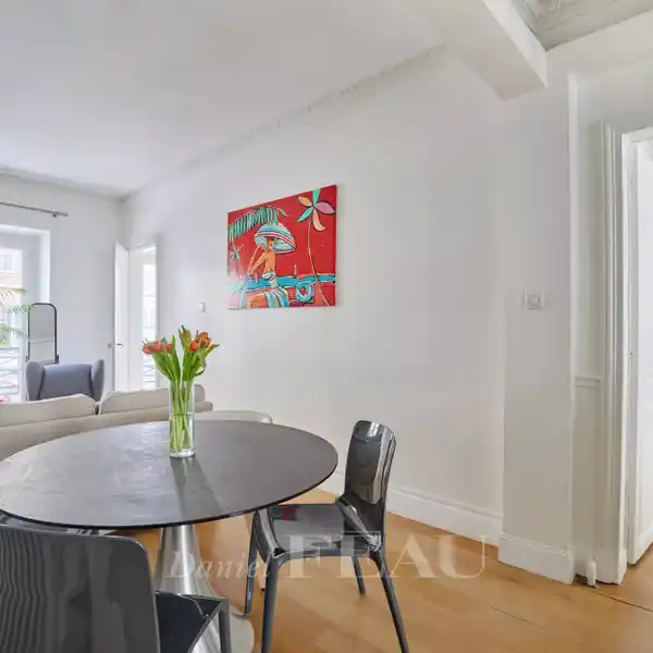 TURNKEY APARTMENT WITH CLASSIC PARISIAN APPEAL