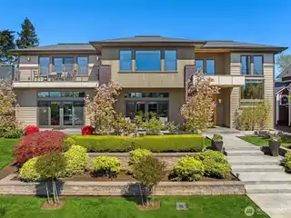 Northwest Contemporary Living in Coveted West of Market
