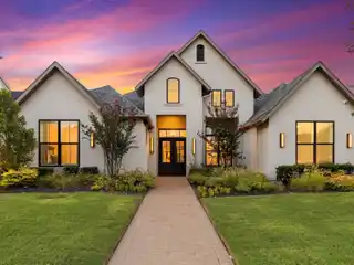 Luxury and Comfort in an Upscale Boutique Community