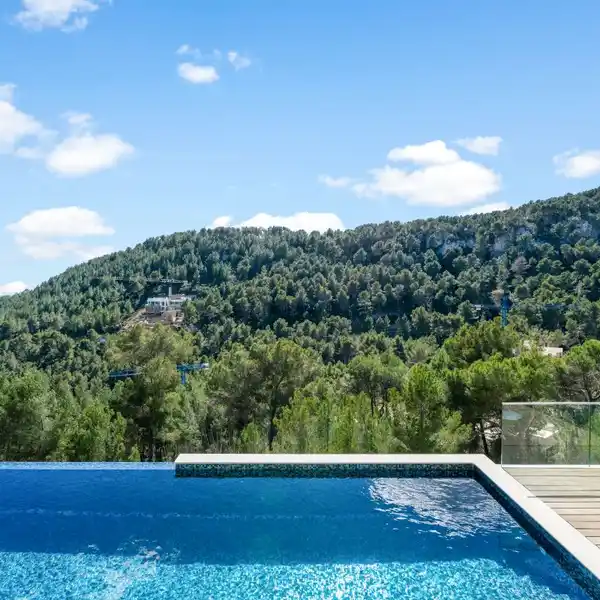 LUXURY VILLA WITH TWO POOLS AND SEA VIEWS IN EXCLUSIVE SON VIDA
