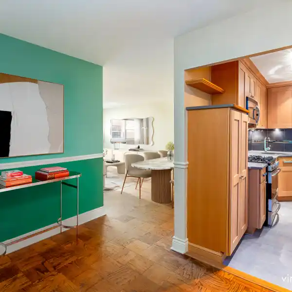 A WELL APPOINTED HOME IN AN EXCELLENT COOPERATIVE