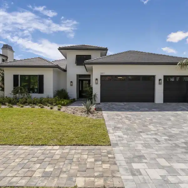 EXQUISITE COASTAL MODERN MASTERPIECE