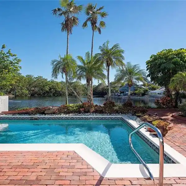 SPECIAL BRIDGEWAY VILLA