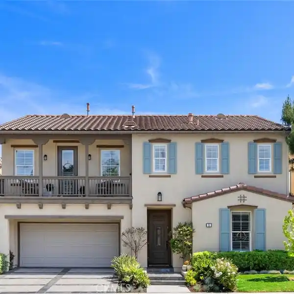 SPECTACULAR FORMER MANCHESTER MODEL HOME
