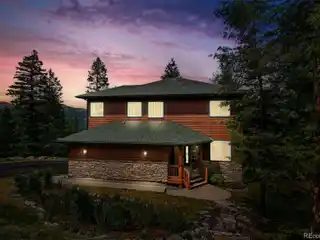 Mountain Charm with Modern Comforts