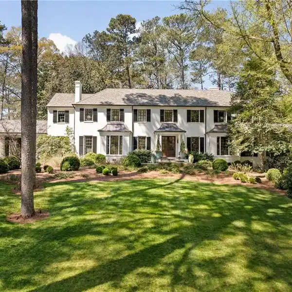 EXQUISITELY RENOVATED HOME