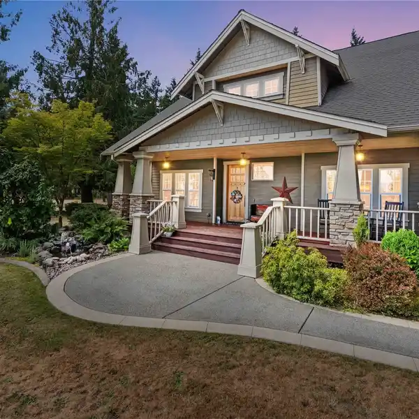 STUNNING LUXURY CRAFTSMAN HOME