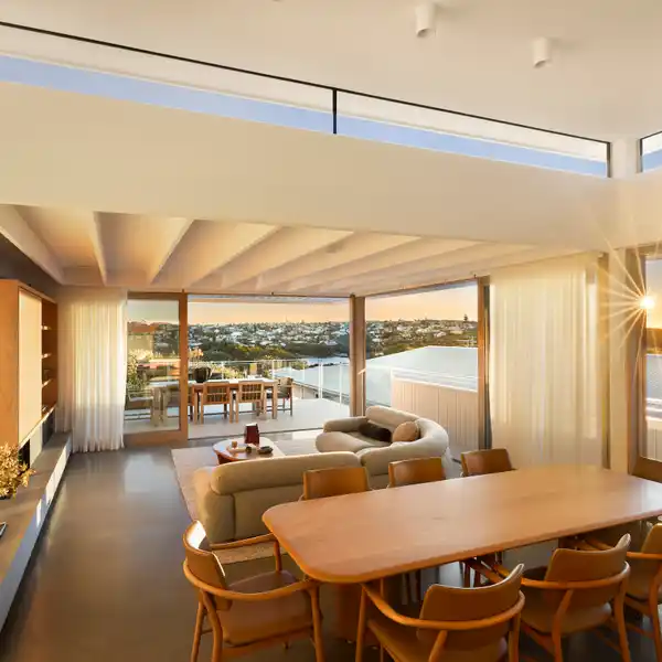 WATERSHED ARCHITECT DESIGNED RESIDENCE