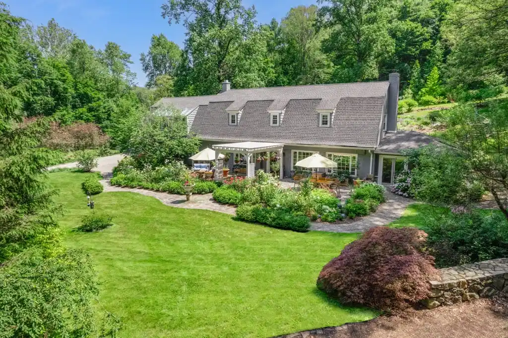 Country Carriage-style House