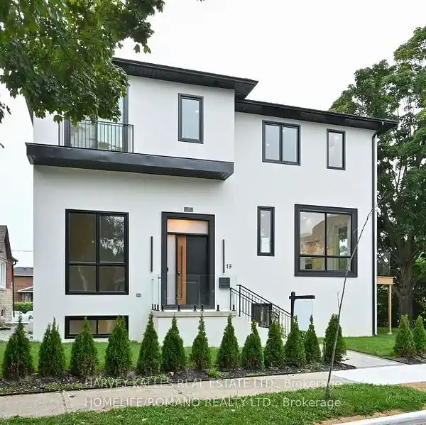 IMPRESSIVE HOME IN A WONDERFUL NEIGHBORHOOD