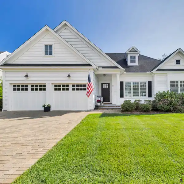 END UNIT RANCH IN TIDEWATER VILLAGE