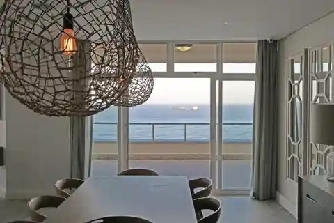 Elegant Apartment with Sweeping Ocean Views