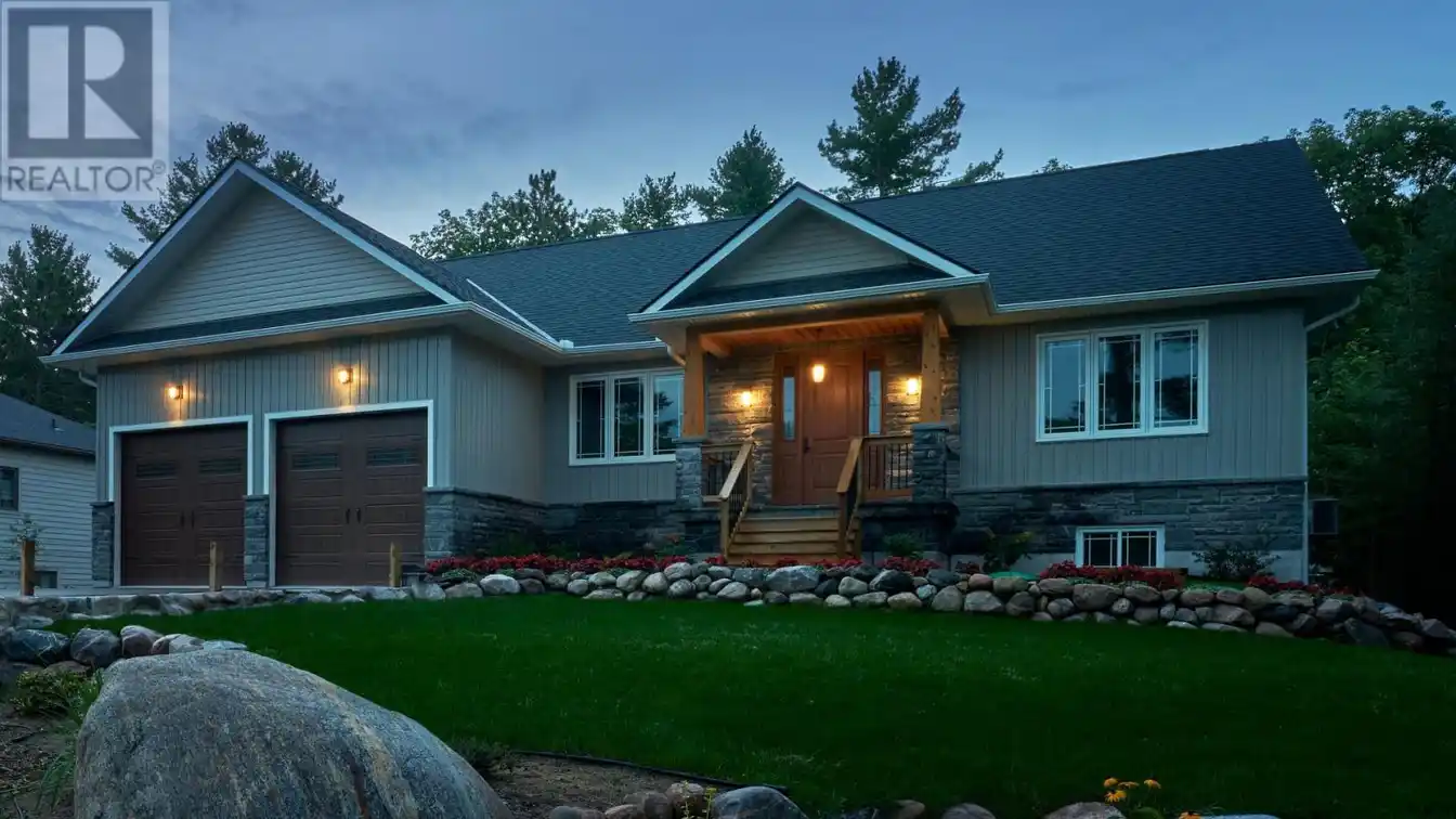 Beautiful Home Blending Luxury and Comfort