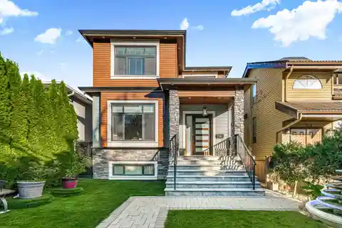 Beautifully Built Home with Golf Course Views