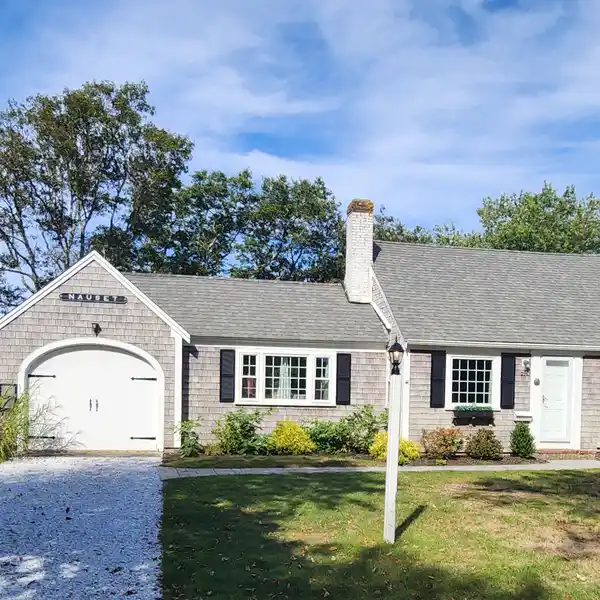 PROFESSIONALLY DESIGNED FOR COMFORT AND STYLE