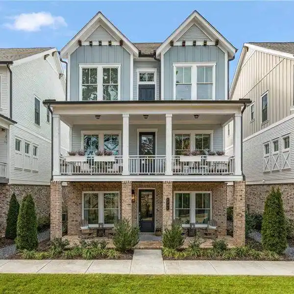 A VIBRANT URBAN LIFESTYLE WITH SERENE NATURAL SURROUNDINGS