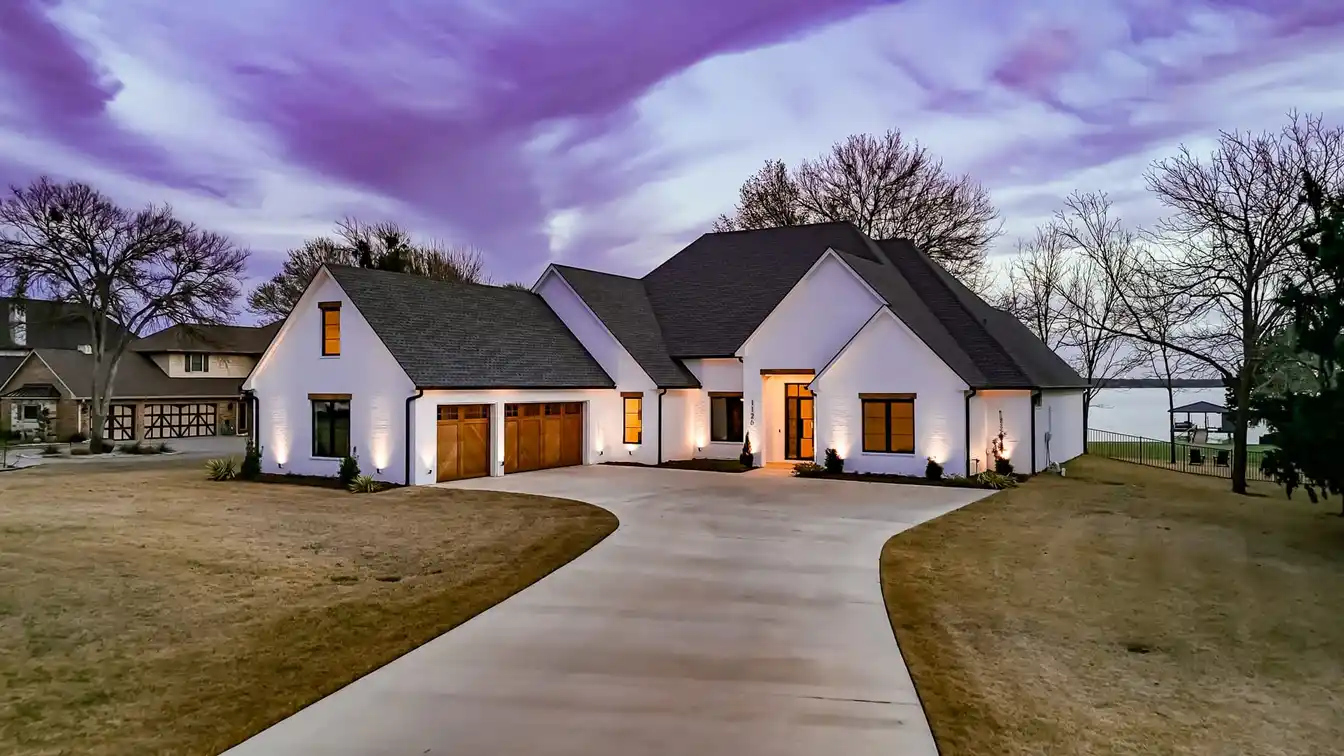 Stunning Home on Richland Chambers Lake