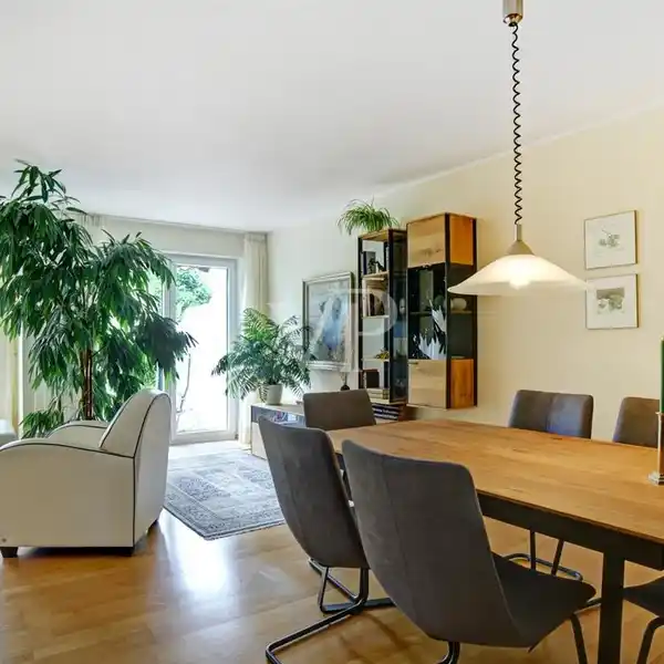 SPACIOUS AND COMFORTABLE HOME IN A QUIET LOCATION