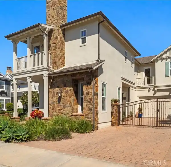 COASTAL LIVING AT ITS FINEST