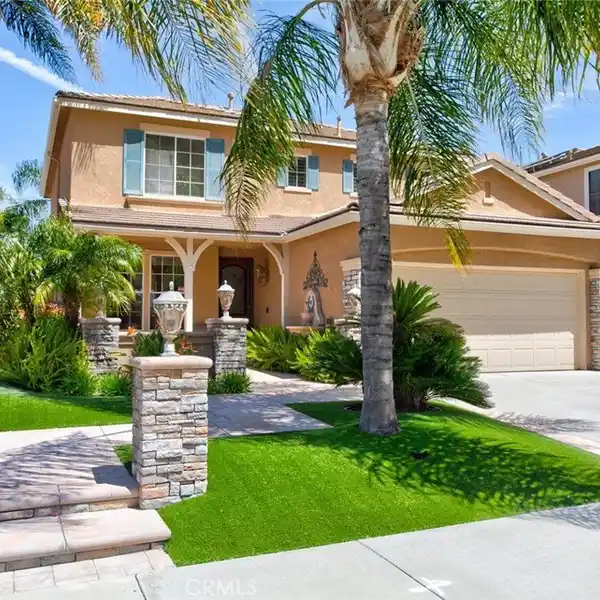 BEAUTIFUL HOME IN THE HEART OF STEVENSON RANCH